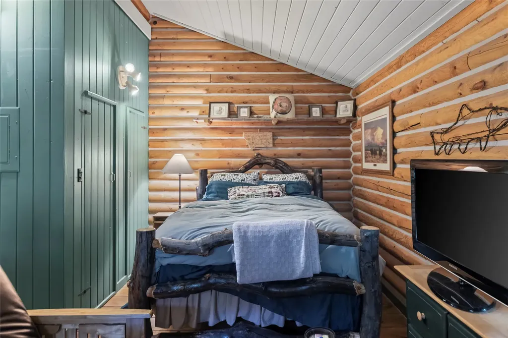 380 W Boulder Road Mcleod MT 59052