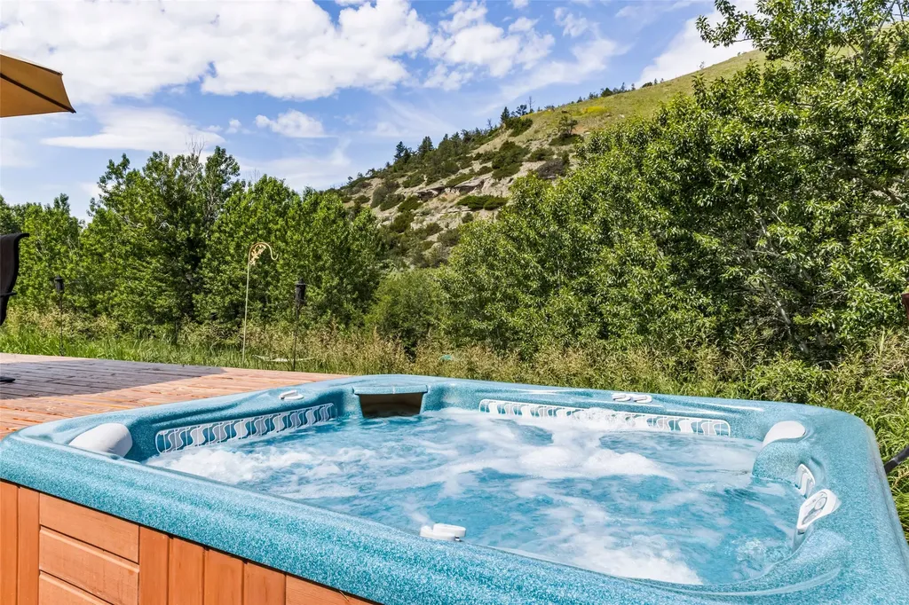 380 W Boulder Road Mcleod MT 59052