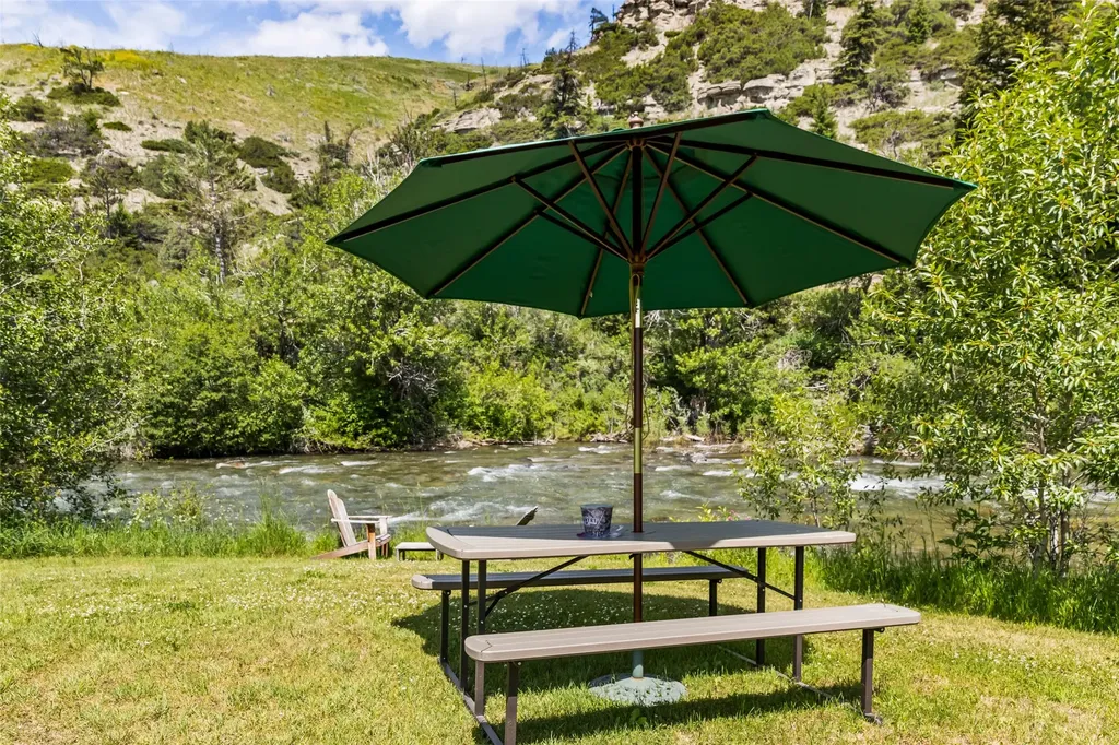380 W Boulder Road Mcleod MT 59052
