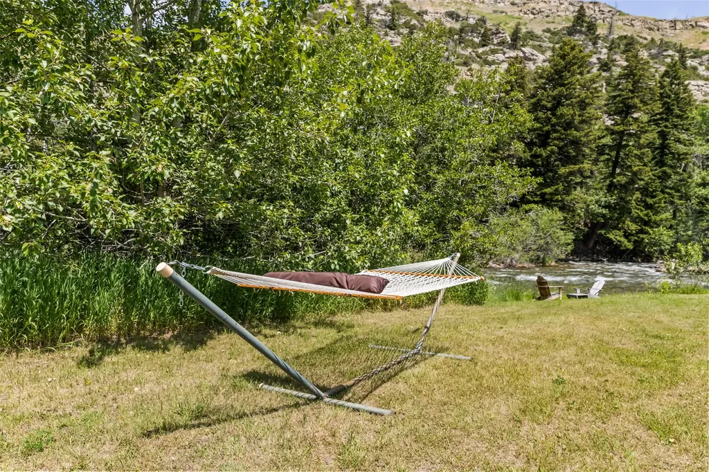 380 W Boulder Road Mcleod MT 59052