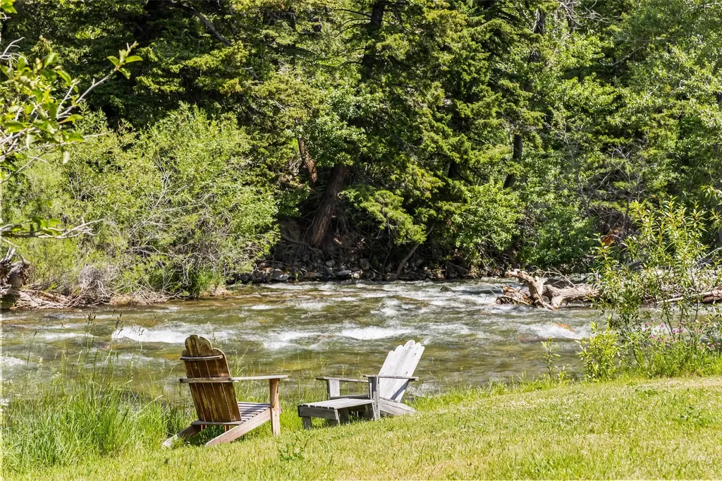 380 W Boulder Road Mcleod MT 59052