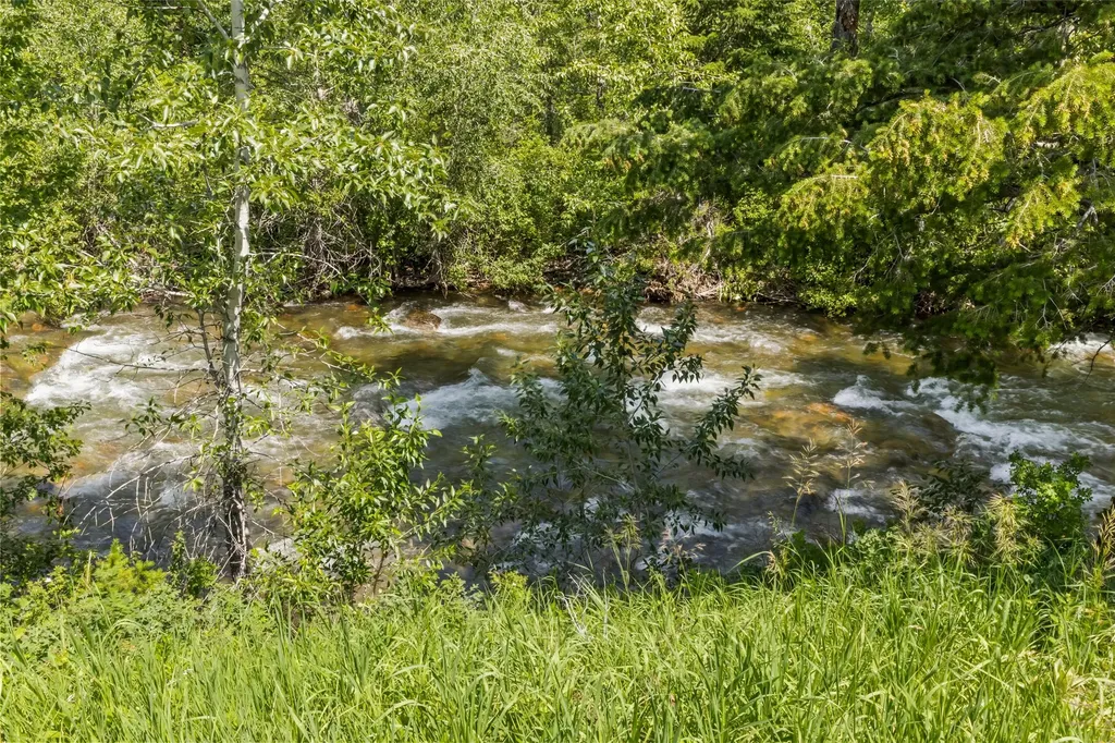 380 W Boulder Road Mcleod MT 59052