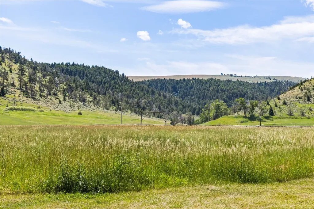 380 W Boulder Road Mcleod MT 59052