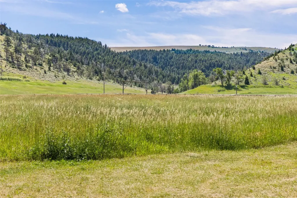 380 W Boulder Road Mcleod MT 59052