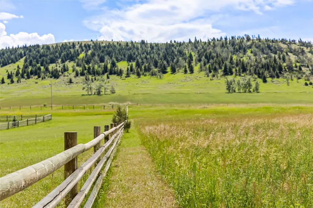 380 W Boulder Road Mcleod MT 59052