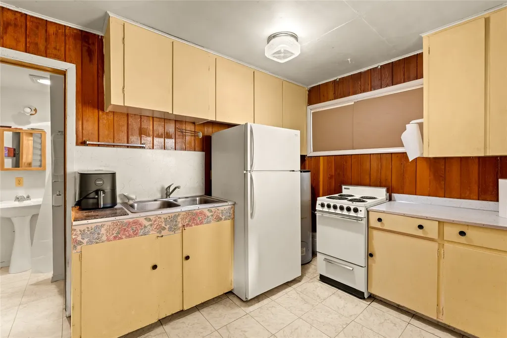 380&374 Commerce Street Bigfork MT 59911