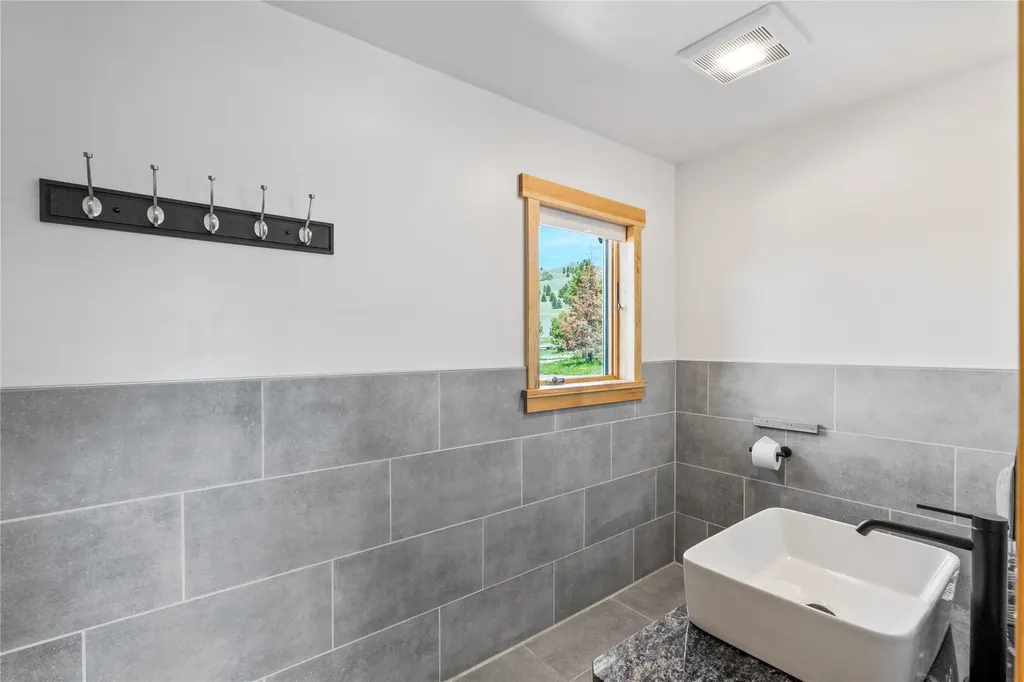 44910 & 44900 Gunbarrel Lane Elmo MT 59915