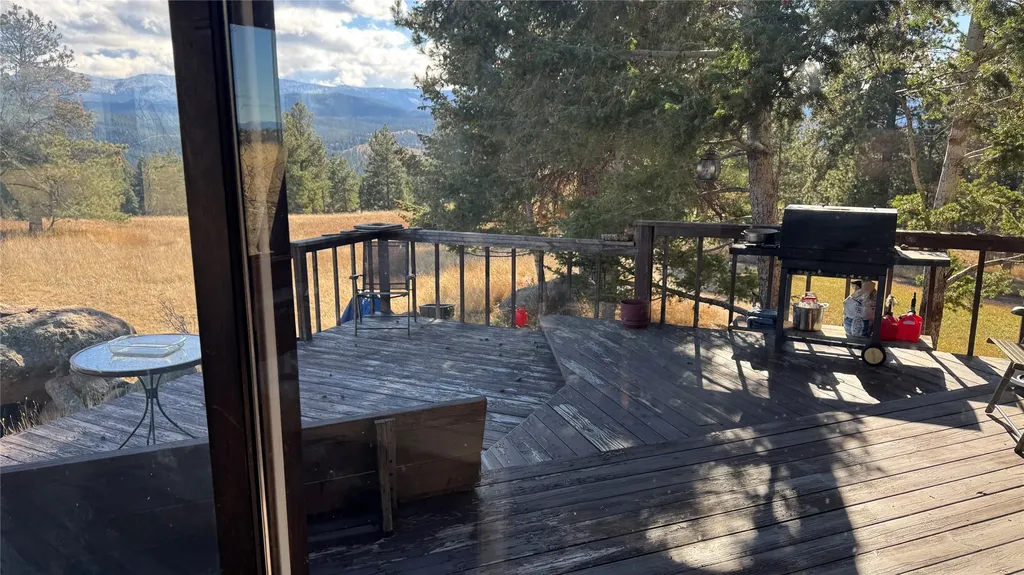 22 Meadow Lane Clancy MT 59634