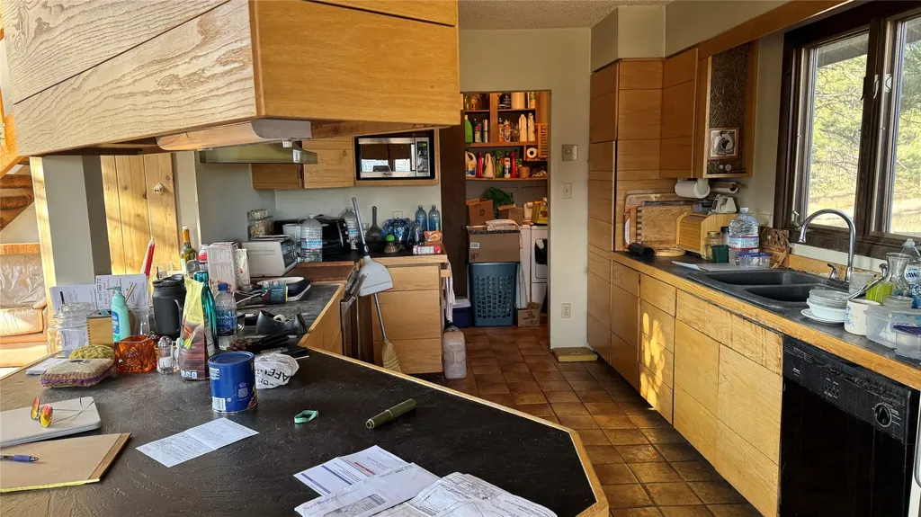 22 Meadow Lane Clancy MT 59634