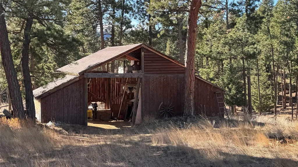 22 Meadow Lane Clancy MT 59634