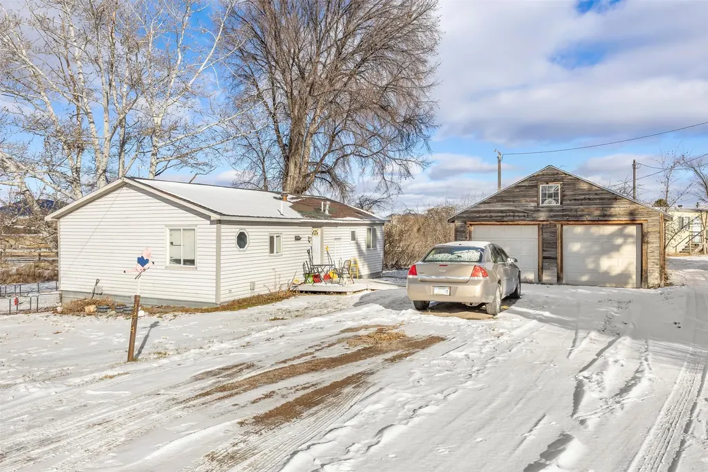 2210/2214 Country Club Avenue Helena MT 59602