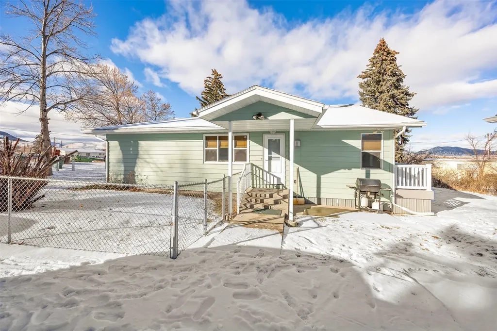 2210/2214 Country Club Avenue Helena MT 59602