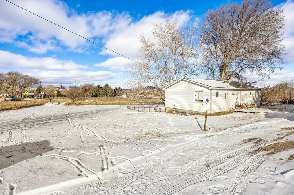 2210/2214 Country Club Avenue Helena MT 59602