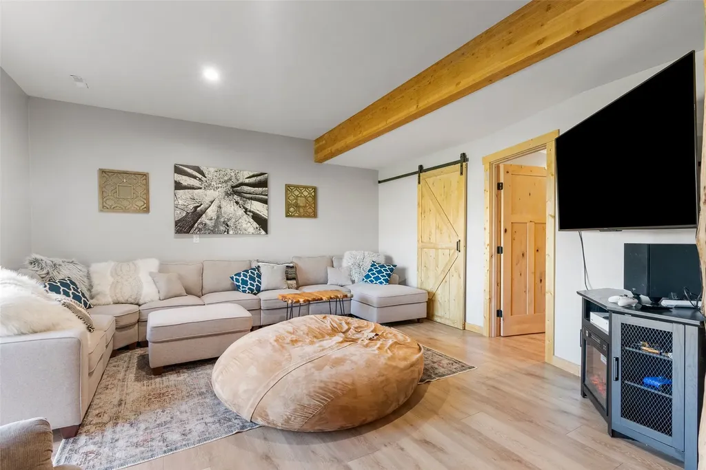 2374 Hamby Lane Victor MT 59875