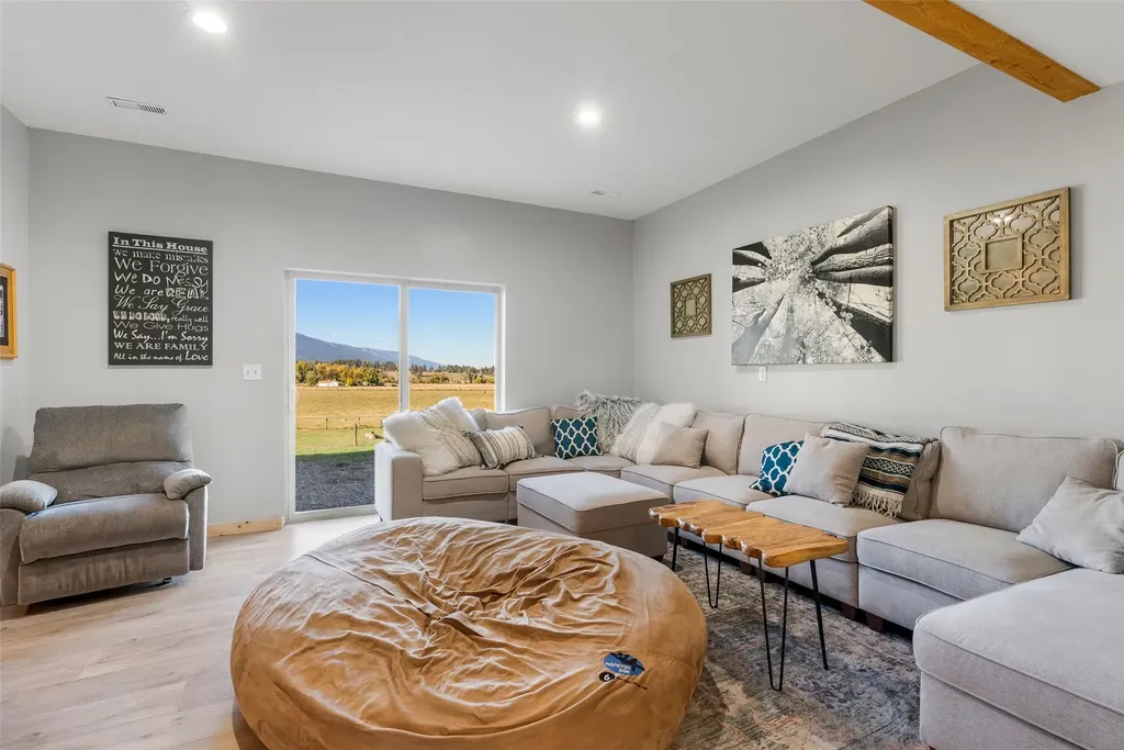 2374 Hamby Lane Victor MT 59875