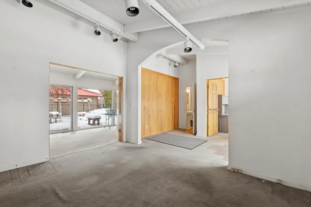 327 Spokane Avenue Whitefish MT 59937