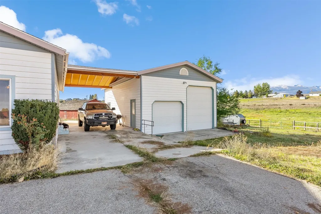 563 Bass Lane Corvallis MT 59828