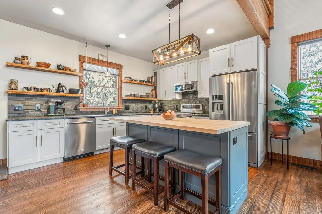 221 Belterra Lane Bigfork MT 59911
