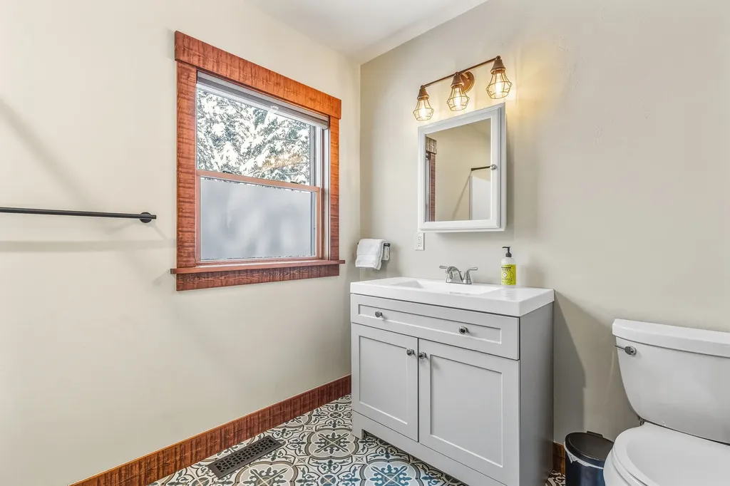 221 Belterra Lane Bigfork MT 59911