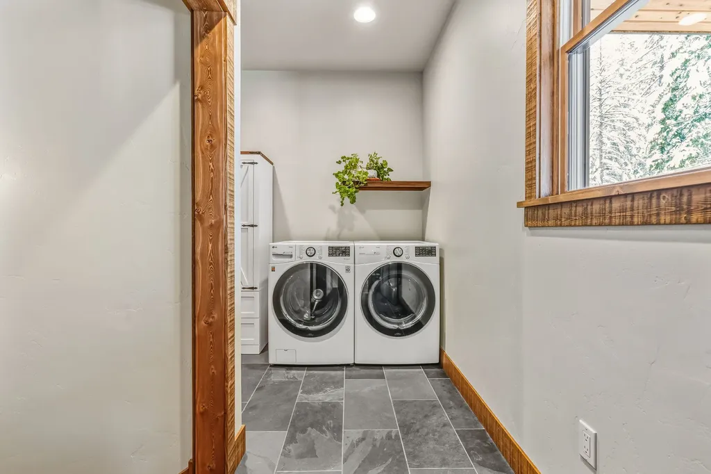 221 Belterra Lane Bigfork MT 59911