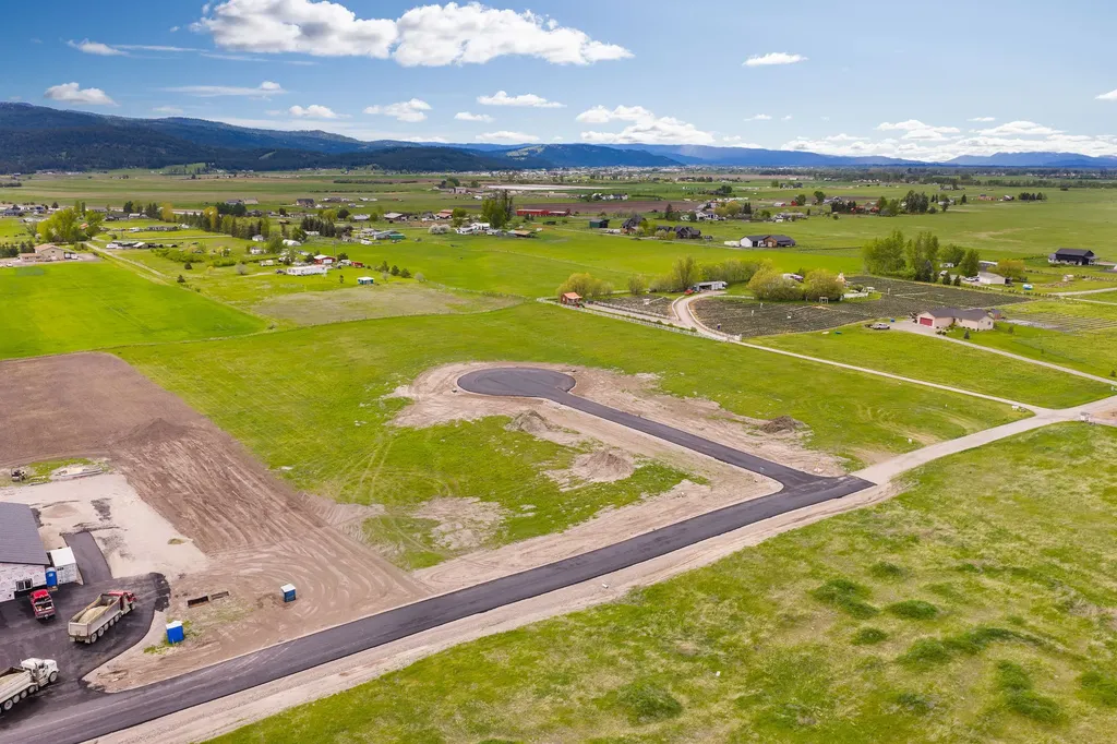 Nhn Hard Rock Road Somers MT 59932