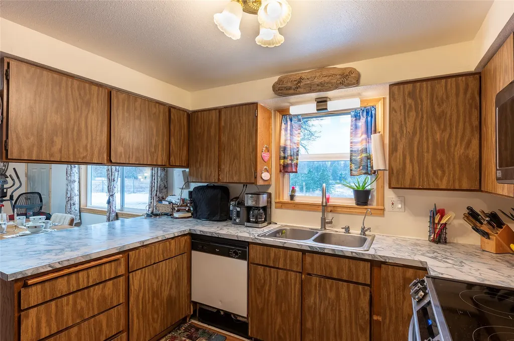 26 Willow Lane Trout Creek MT 59874