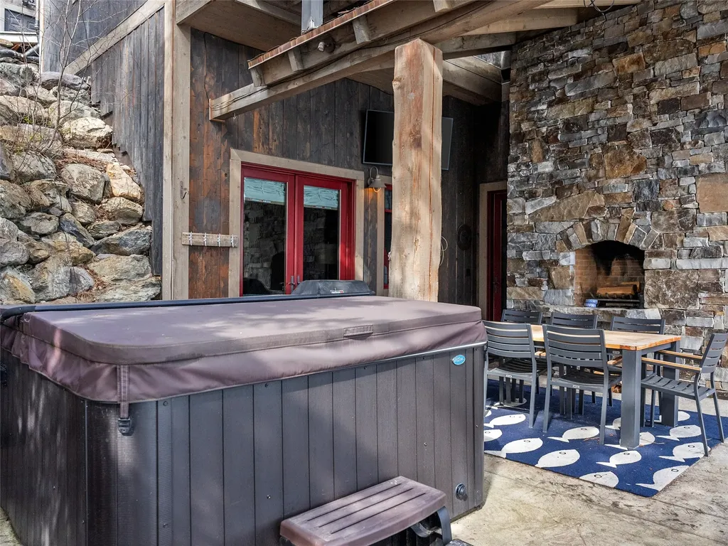 3614 E Lakeshore Drive Whitefish MT 59937