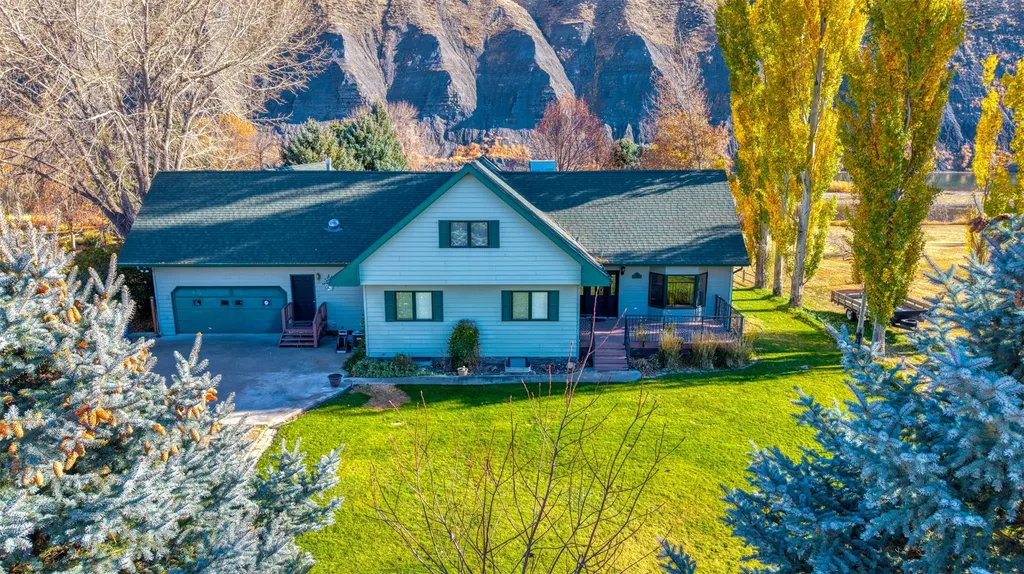 411 River Street Fort Benton MT 59442
