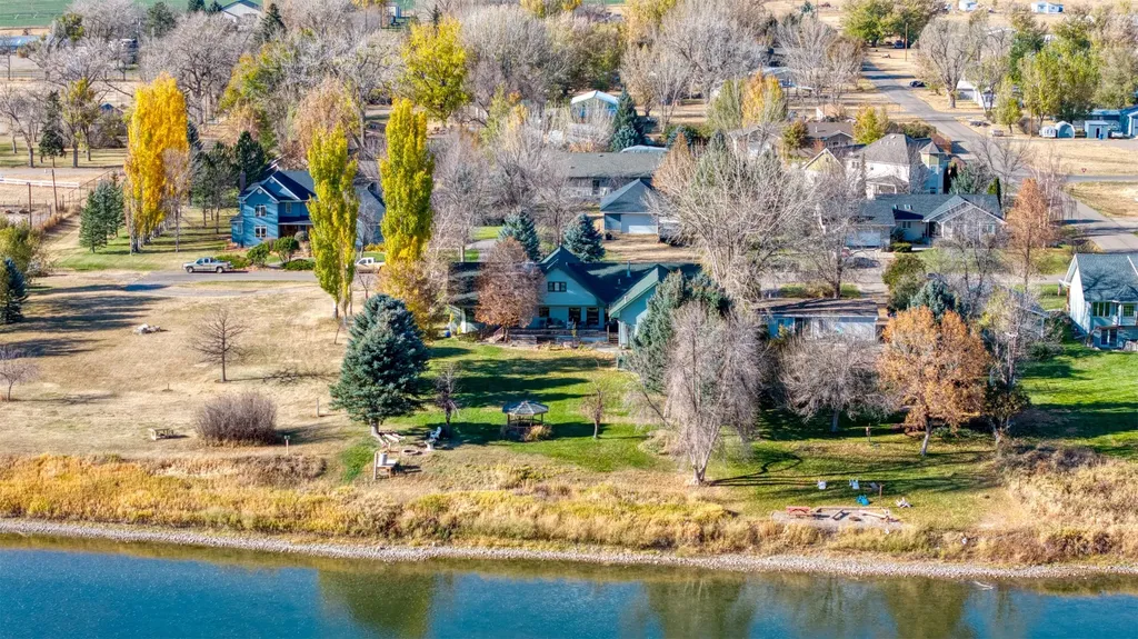 411 River Street Fort Benton MT 59442