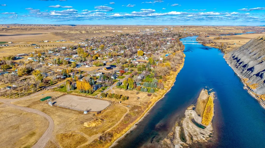 411 River Street Fort Benton MT 59442