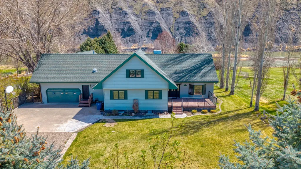 411 River Street Fort Benton MT 59442
