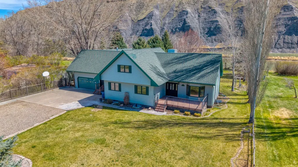 411 River Street Fort Benton MT 59442