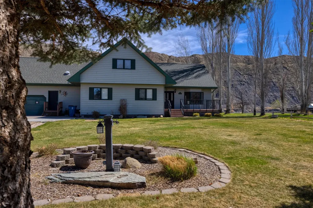 411 River Street Fort Benton MT 59442