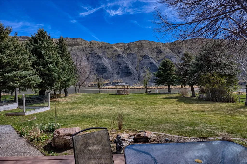 411 River Street Fort Benton MT 59442