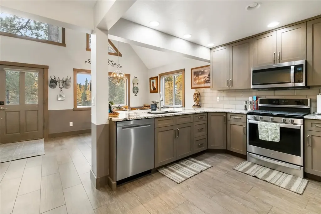 1537 Pomeroy Trail Eureka MT 59917