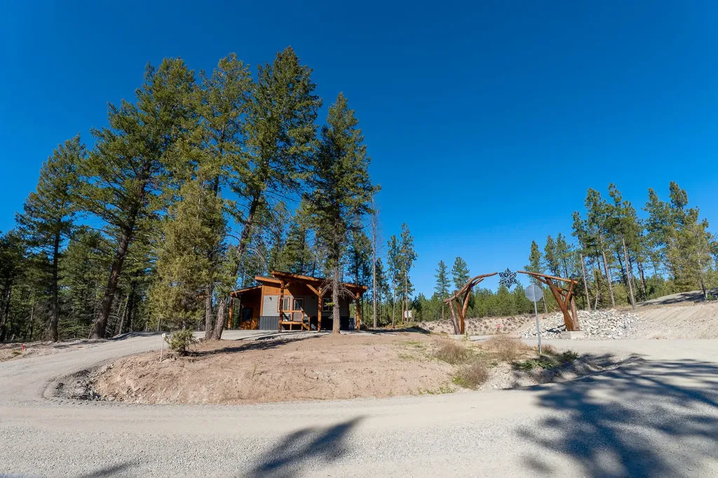86 Basin Bend Eureka MT 59917