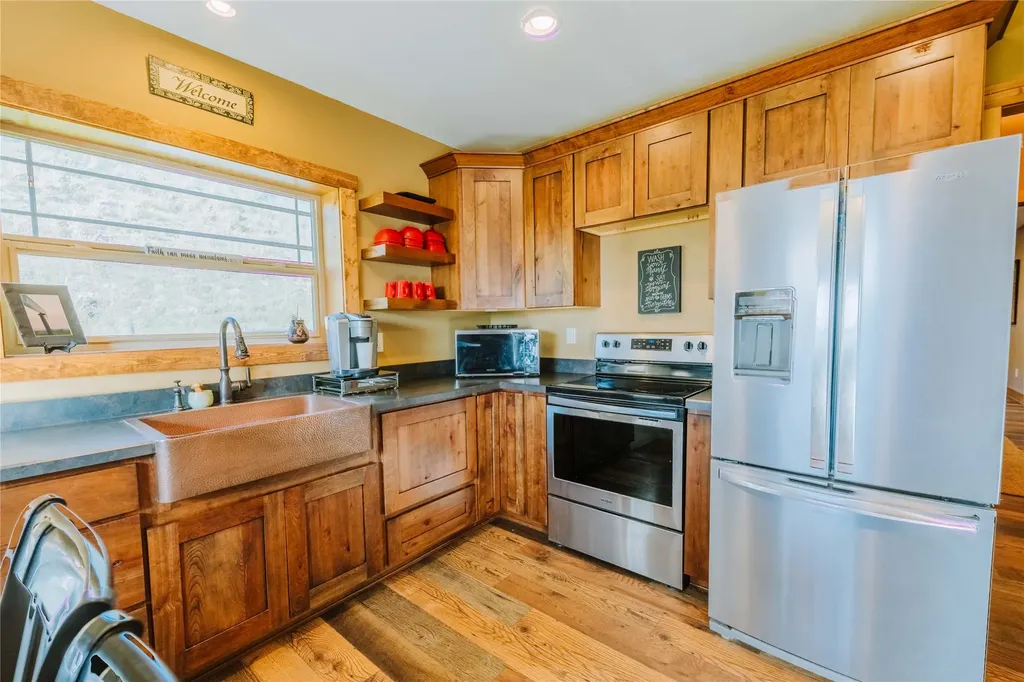 7 Papson Ridge Lane Hall MT 59837