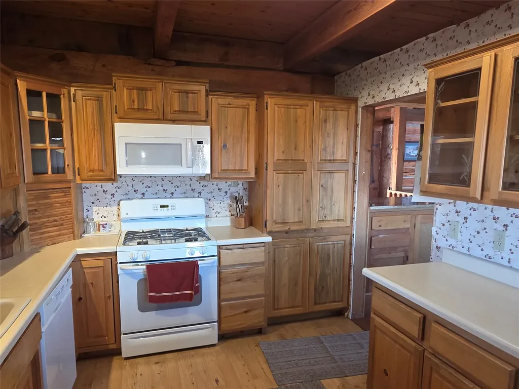 2326 Middle Bear Creek Road Victor MT 59875