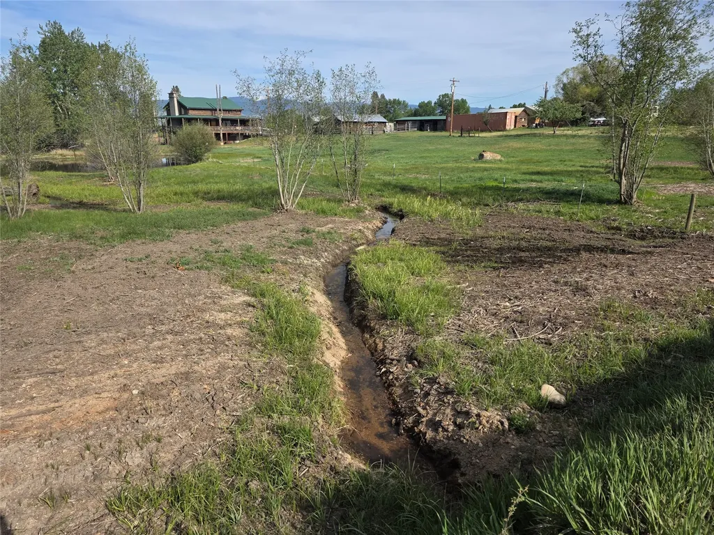 2326 Middle Bear Creek Road Victor MT 59875
