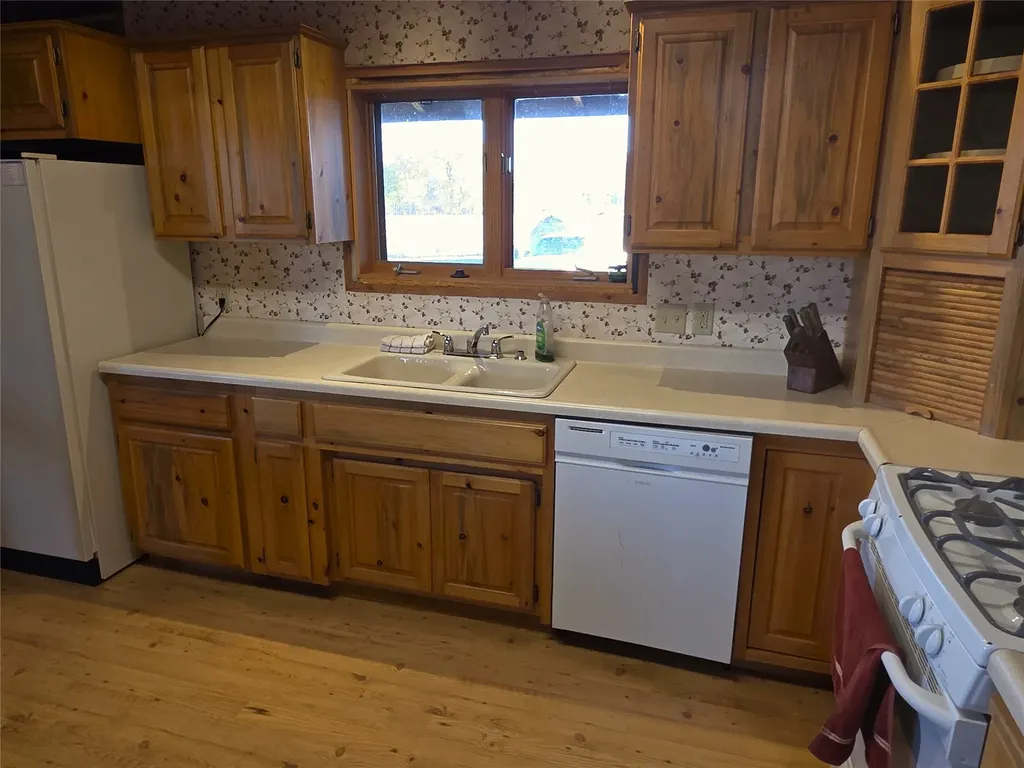 2326 Middle Bear Creek Road Victor MT 59875