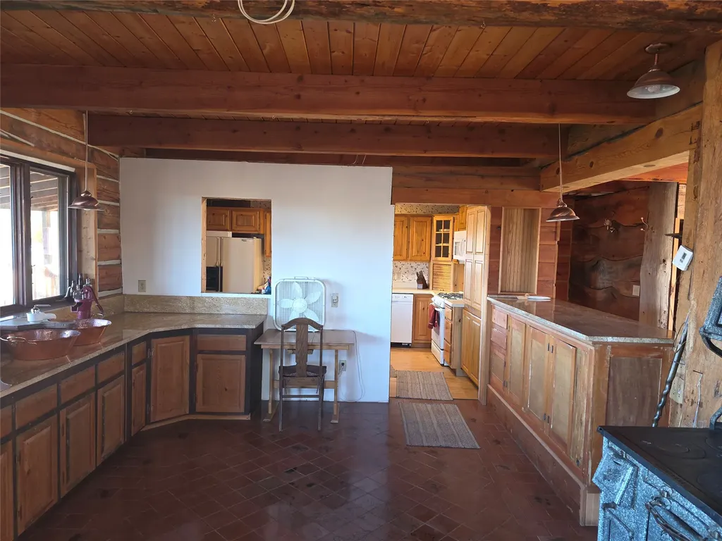 2326 Middle Bear Creek Road Victor MT 59875