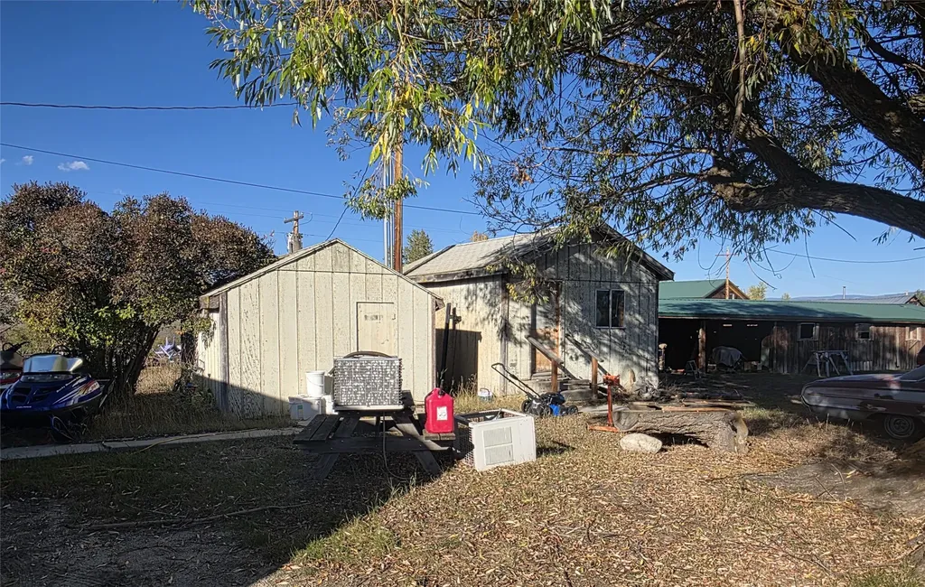 2326 Middle Bear Creek Road Victor MT 59875
