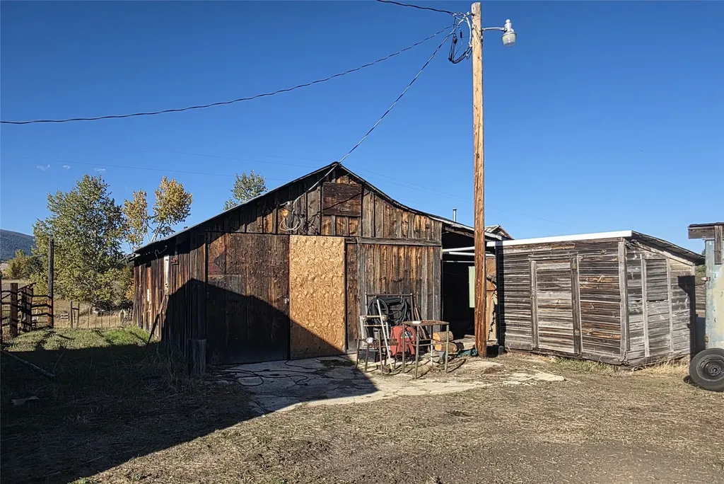 2326 Middle Bear Creek Road Victor MT 59875