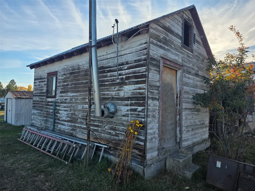 2326 Middle Bear Creek Road Victor MT 59875