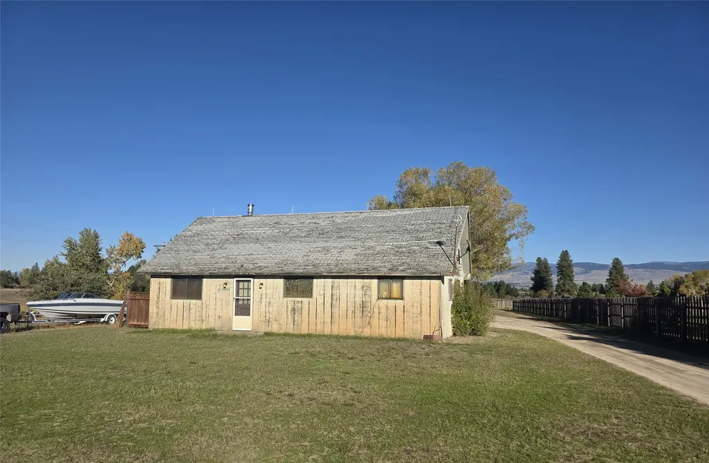 2326 Middle Bear Creek Road Victor MT 59875