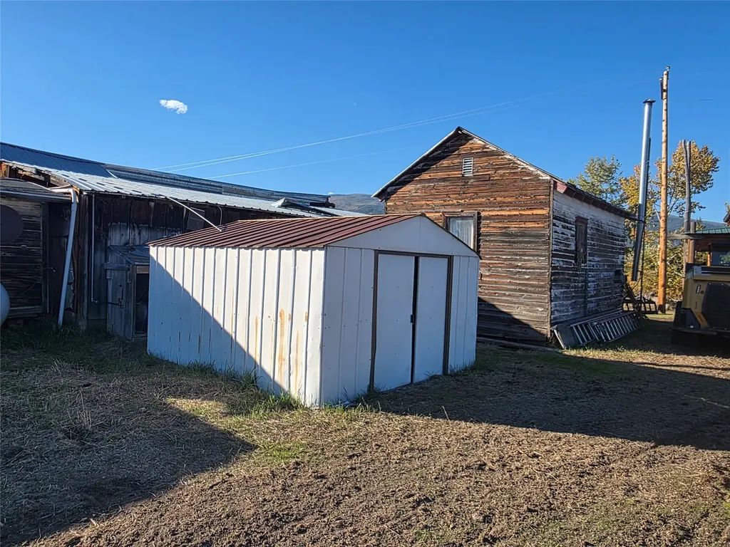 2326 Middle Bear Creek Road Victor MT 59875
