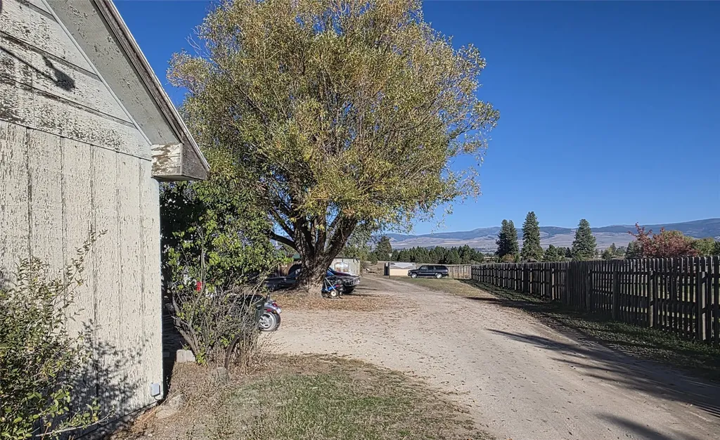 2326 Middle Bear Creek Road Victor MT 59875