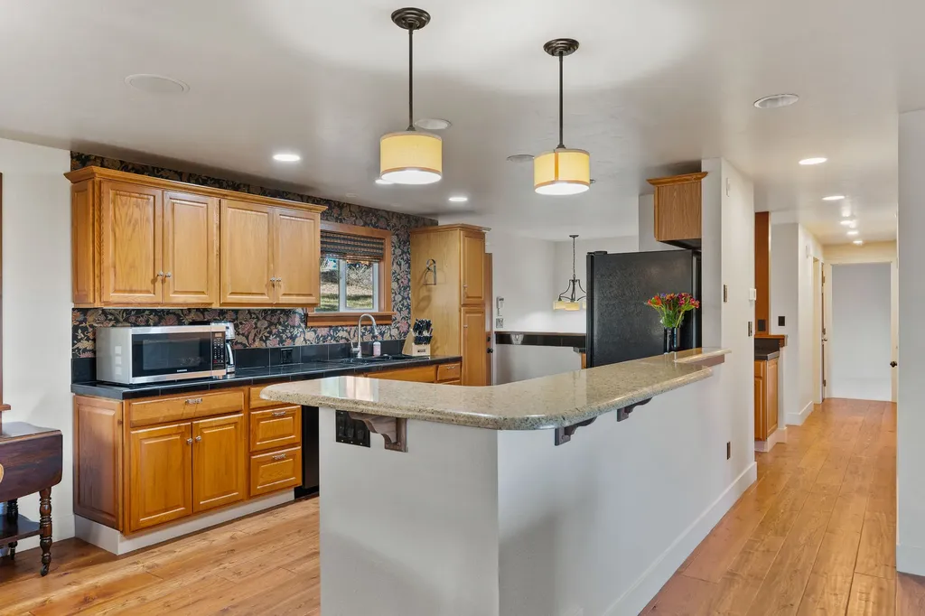 92 Grandview Terrace Lakeside MT 59922