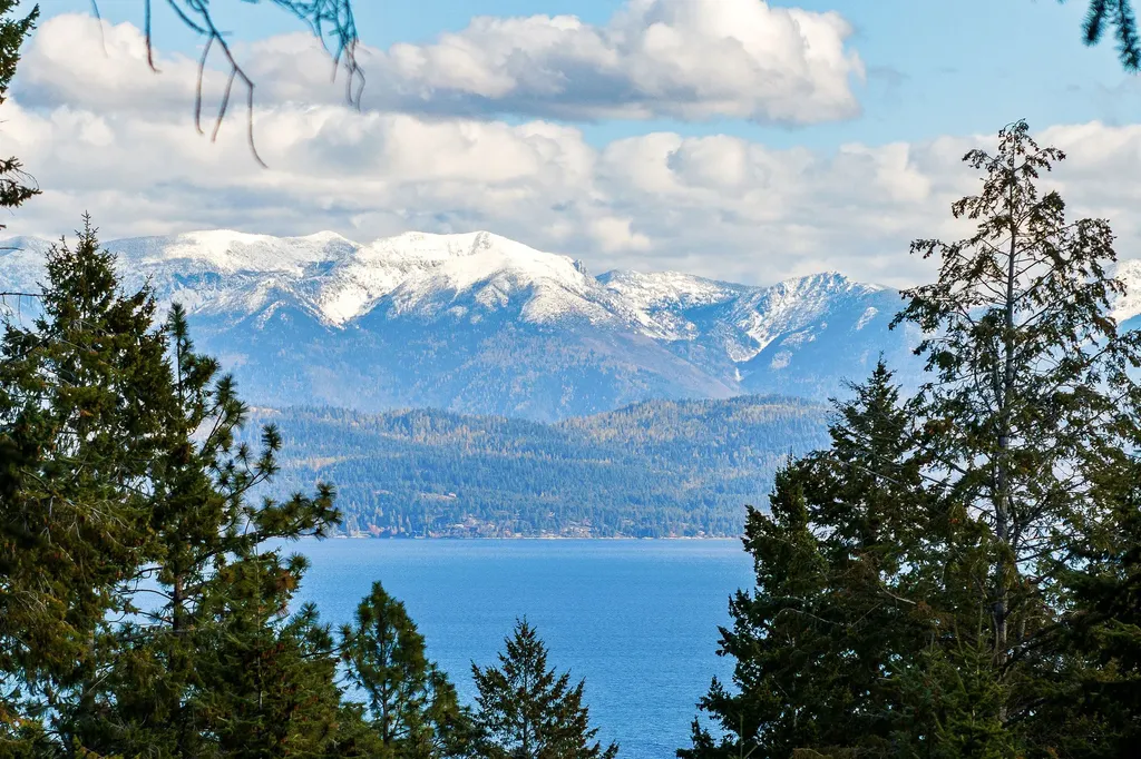 92 Grandview Terrace Lakeside MT 59922