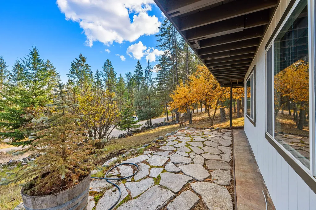 92 Grandview Terrace Lakeside MT 59922